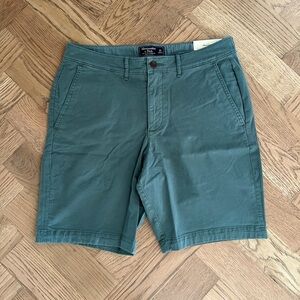 A&F Classic Fit Flat-Front Short | 31
